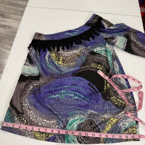 Angie One Shoulder Top Purple Abstract Print Black Fringe Women’s Size Small - Picture 7 of 11